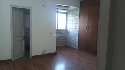 Bedroom Image of 1350 Sq.ft 2 BHK Apartment / Flat for rent in Sarva Priya Apartments, Hauz Khas New Delhi for Rs. 75000
