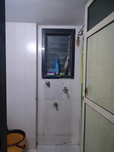 Common Bathroom Image of 700 Sq.ft 1 BHK Apartment / Flat for rent in Raunak Heights H2 And H3, Kasarvadavali Thane for Rs. 16533