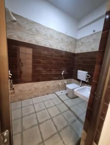 Bathroom Image of 1000 Sq.ft 2 BHK Independent House for rent in Jhusi Allahabad for Rs. 10700