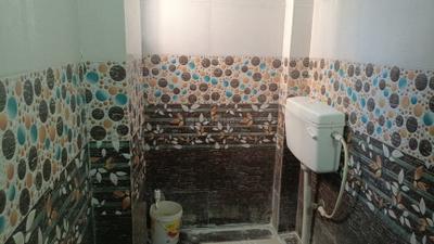 Bathroom Image of 750 Sq.ft 1 RK Independent House for rent in Ashopur Patna for Rs. 5500