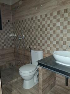Bathroom Image of 1200 Sq.ft 2 BHK Apartment / Flat for sale in Jodhpur Park Kolkata for Rs. 14500000