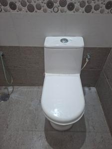 Bathroom Image of 950 Sq.ft 2 BHK Apartment / Flat for rent in Ramapuram Chennai for Rs. 27000