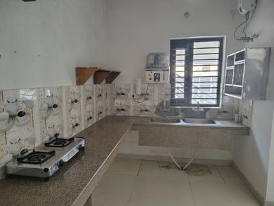 Kitchen Image of 1600 Sq.ft 2 BHK Builder Floor for rent in Veer Colony Bathinda for Rs. 15000