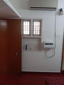 Bedroom Image of 1100 Sq.ft 2 BHK Builder Floor for rent in Palavakkam, Sholinganallur Chennai for Rs. 50000