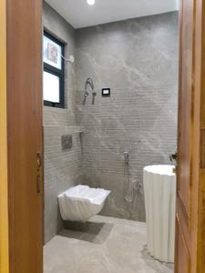 Common Bathroom Image of 1600 Sq.ft 3 BHK Builder Floor for sale in Indirapuram Ghaziabad for Rs. 19551000
