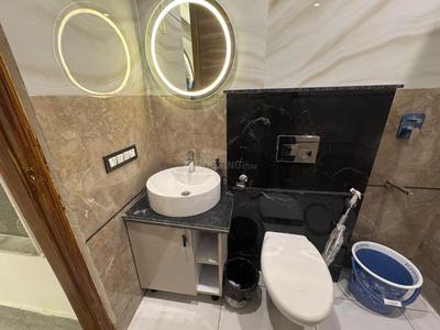 Bathroom Image of 4800 Sq.ft 3 BHK Villa for rent in Sahastradhara Road Dehradun for Rs. 90000