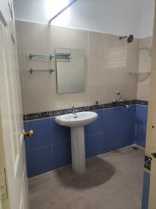Bathroom Image of 2000 Sq.ft 3 BHK Apartment / Flat for rent in Jubilee Hills Hyderabad for Rs. 54000