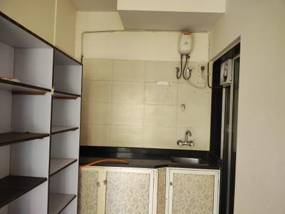 Kitchen Image of 400 Sq.ft 1 BHK Apartment / Flat for rent in Spring Grove Uno Society, Kandivali East Mumbai for Rs. 28500
