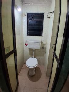 Bathroom Image of 600 Sq.ft 1 BHK Apartment / Flat for sale in Chembur Mumbai for Rs. 13500000