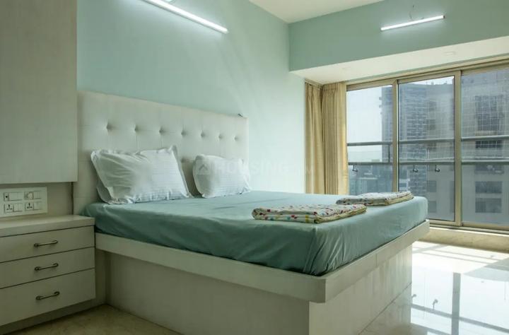 Ultra green Bedroom 1