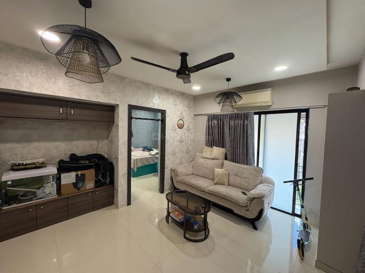 Palms Island V 1 Main Image 1