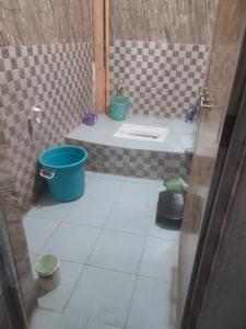 Bathroom Image of 700 Sq.ft 1 BHK Builder Floor for rent in Adhartal Jabalpur for Rs. 8000
