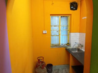 Kitchen Image of 750 Sq.ft 2 BHK Builder Floor for rent in New Alipore Kolkata for Rs. 12000