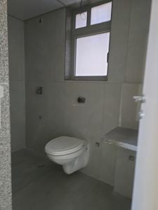 Common Bathroom Image of 700 Sq.ft 2 BHK Apartment / Flat for sale in Kandivali West Mumbai for Rs. 17500000
