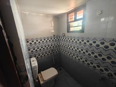 Bathroom Image of 1250 Sq.ft 1 BHK Independent House for rent in Nirman Nagar Chandrapur for Rs. 9000