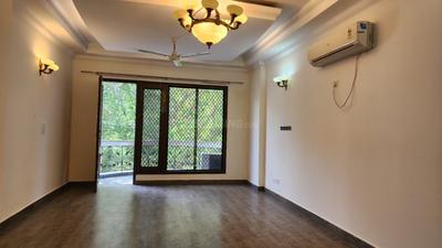 Bedroom Image of 1800 Sq.ft 3 BHK Builder Floor for sale in Vasant Vihar New Delhi for Rs. 90000000
