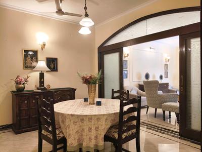 Dining Area Image of 3300 Sq.ft 4 BHK Builder Floor for rent in DLF Phase 3 Gurgaon for Rs. 150000