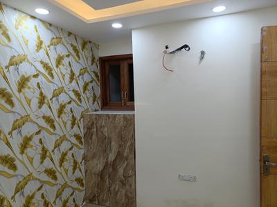 Bedroom Image of 540 Sq.ft 2 BHK Builder Floor for sale in Laxmi Nagar New Delhi for Rs. 5600000