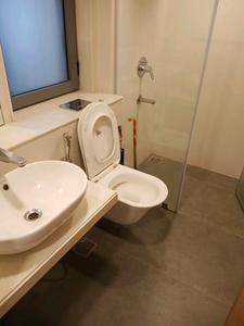Common Bathroom Image of 1645 Sq.ft 3 BHK Apartment / Flat for sale in Lodha New Cuffe Parade Lodha Enchante 41st To 45th Floor, Sion Mumbai for Rs. 47600000
