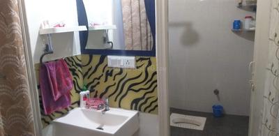 Bathroom Image of 910 Sq.ft 2 BHK Apartment / Flat for sale in SS Group Housing, Sahibabad Ghaziabad for Rs. 4000000
