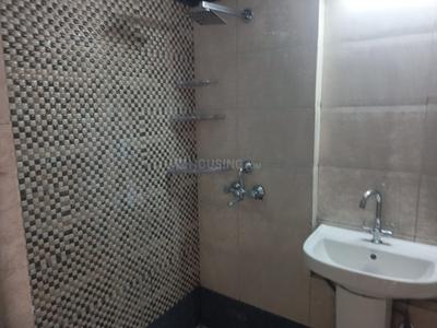 Bathroom Image of 1850 Sq.ft 3 BHK Apartment / Flat for rent in RG Luxury, Noida Extension Greater Noida for Rs. 28000