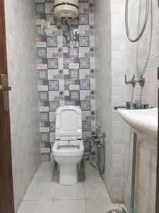 Common Bathroom Image of 1114 Sq.ft 3 BHK Apartment / Flat for sale in Ganesh Nagar New Delhi for Rs. 11000000