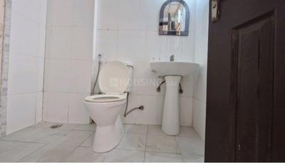 Bathroom Image of 1295 Sq.ft 3 BHK Apartment / Flat for rent in Supertech Cape Town, Sector 74 Noida for Rs. 29000