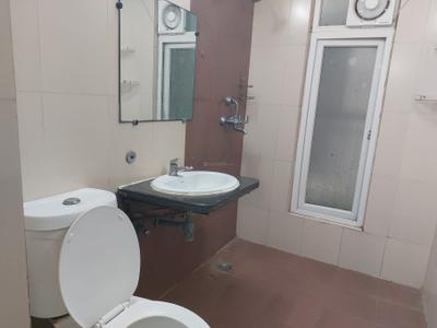 Image of 1250 Sq.ft 2 BHK Apartment / Flat for rent in Mahagun Moderne, Sector 78, Noida for Rs. 36000