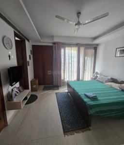 Bedroom Image of 2050 Sq.ft 3 BHK Builder Floor for sale in Defence Colony New Delhi for Rs. 140000000
