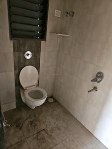 Common Bathroom Image of 580 Sq.ft 1.5 BHK Apartment / Flat for sale in Chembur Mumbai for Rs. 13500000