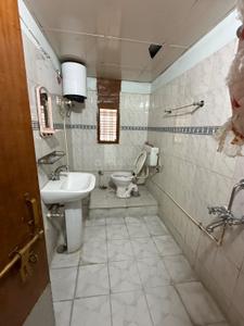 Image of 1800 Sq.ft 3 BHK Apartment / Flat for rent in Surya Apartment, Indira Nagar, Lucknow for Rs. 22500