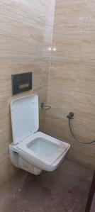 Bathroom Image of 1800 Sq.ft 2 BHK Builder Floor for rent in Sector 41 Noida for Rs. 40000