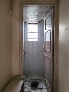Common Bathroom Two Image of 919 Sq.ft 2 BHK Apartment / Flat for rent in Pashan Pune for Rs. 40000
