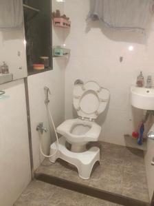 Common Bathroom Image of 950 Sq.ft 3 BHK Apartment / Flat for sale in Lokhandwala Spring Leaf, Kandivali East Mumbai for Rs. 23000000