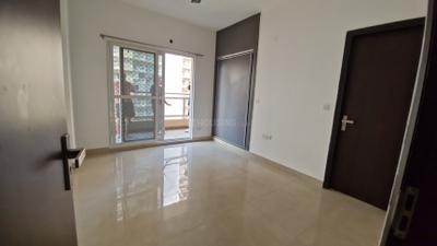 Bedroom Image of 1895 Sq.ft 3 BHK Apartment / Flat for rent in Golfgreen Elite Golf Green, Sector 79 Noida for Rs. 60000