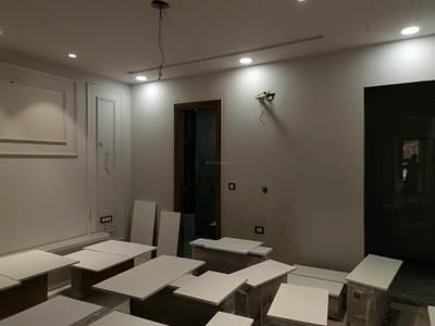 Bedroom Image of 2500 Sq.ft 4 BHK Builder Floor for sale in Aman Builders Floors, Rohini Extension New Delhi for Rs. 26000000