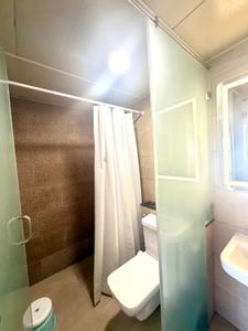 Bathroom Image of 988 Sq.ft 2 BHK Apartment / Flat for sale in Prestige Primrose Hills, Uttarahalli -Manavarthekaval Bengaluru for Rs. 21000000