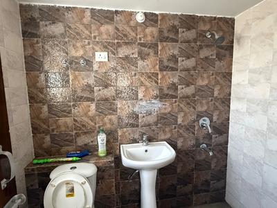 Bathroom Image of 1400 Sq.ft 3 BHK Apartment / Flat for rent in Rohit Grand, Guramba Lucknow for Rs. 20500