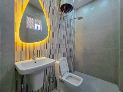 Bathroom Image of 1750 Sq.ft 4 BHK Apartment / Flat for sale in Sahastradhara Road Dehradun for Rs. 11500000