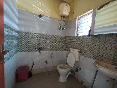 Bathroom Image of 1320 Sq.ft 3 BHK Apartment / Flat for sale in Tollygunge Kolkata for Rs. 9800000