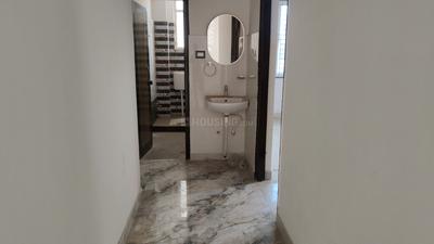 Bathroom Image of 1550 Sq.ft 3 BHK Apartment / Flat for rent in Gola Road Patna for Rs. 24000