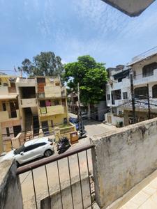 Balcony Image of 850 Sq.ft 2 BHK Builder Floor for rent in Janakpuri New Delhi for Rs. 32500