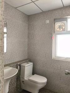 Common Bathroom Image of 1700 Sq.ft 3 BHK Apartment / Flat for rent in Shree Vardhman Victoria, Sector 70 Gurgaon for Rs. 50000