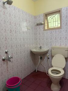 Bathroom Image of 1101 Sq.ft 2 BHK Apartment / Flat for rent in T Nagar Chennai for Rs. 50001