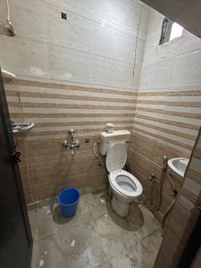 Bathroom Image of 700 Sq.ft 2 BHK Independent House for rent in Matiala New Delhi for Rs. 16500