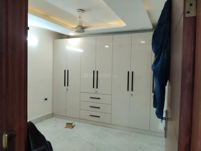 Bedroom Image of 750 Sq.ft 2 BHK Builder Floor for rent in Preet Vihar New Delhi for Rs. 20000
