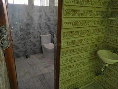 Bathroom Image of 800 Sq.ft 3 BHK Independent House for rent in Rajbansi Nagar Patna for Rs. 12000