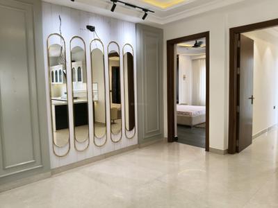 Living Room Image of 2900 Sq.ft 3 BHK Apartment / Flat for rent in Emaar The Palm Springs, DLF Phase 5 Gurgaon for Rs. 175000