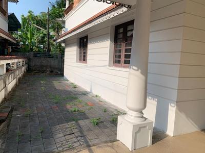 Balcony Image of 2660 Sq.ft 4 BHK Independent House for sale in Vyttila Kochi for Rs. 14500000
