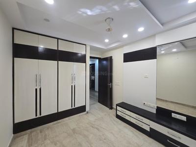 Bedroom Image of 1800 Sq.ft 3 BHK Builder Floor for sale in Vivek Vihar New Delhi for Rs. 30000000